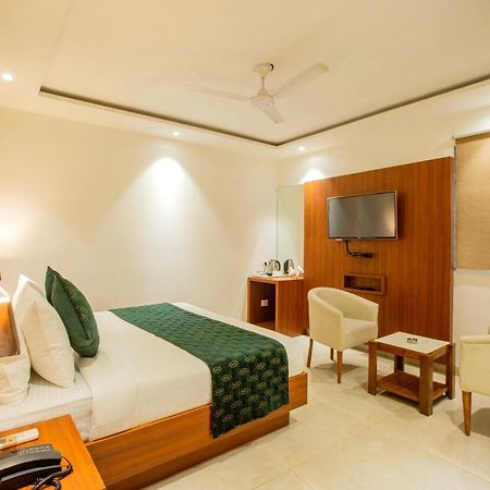 Hotel Arch Suites - Near Aerocity New Delhi Luaran gambar