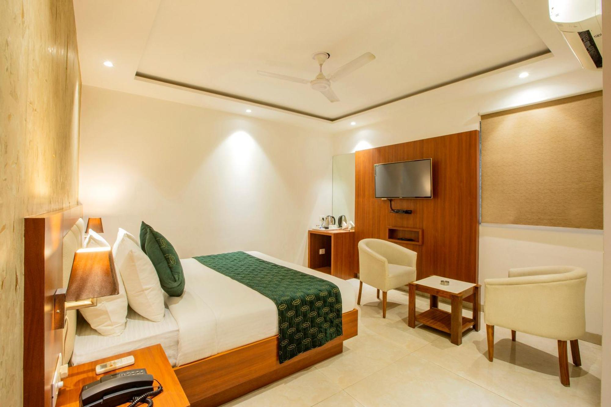 Hotel Arch Suites - Near Aerocity New Delhi Luaran gambar