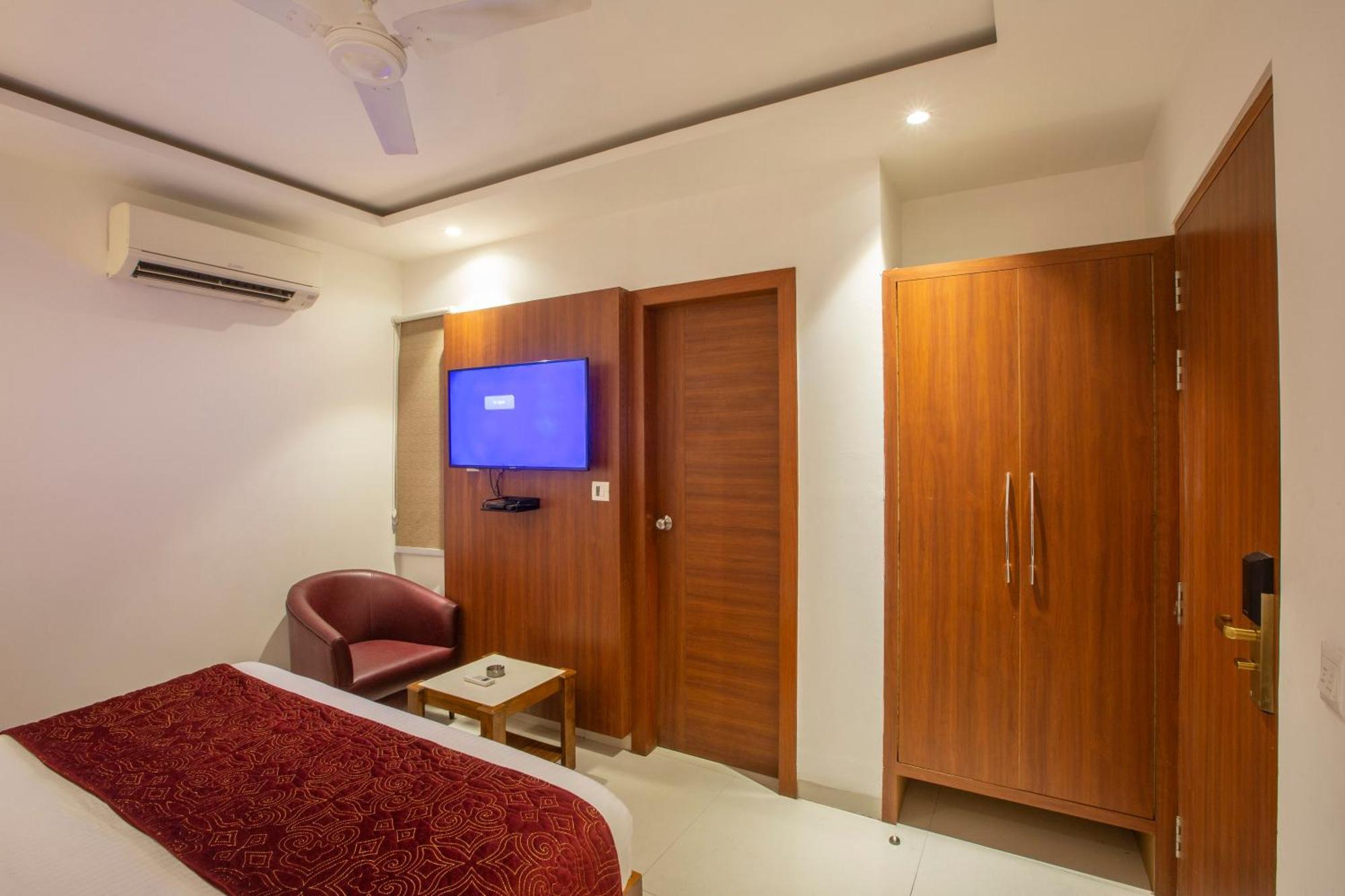 Hotel Arch Suites - Near Aerocity New Delhi Luaran gambar