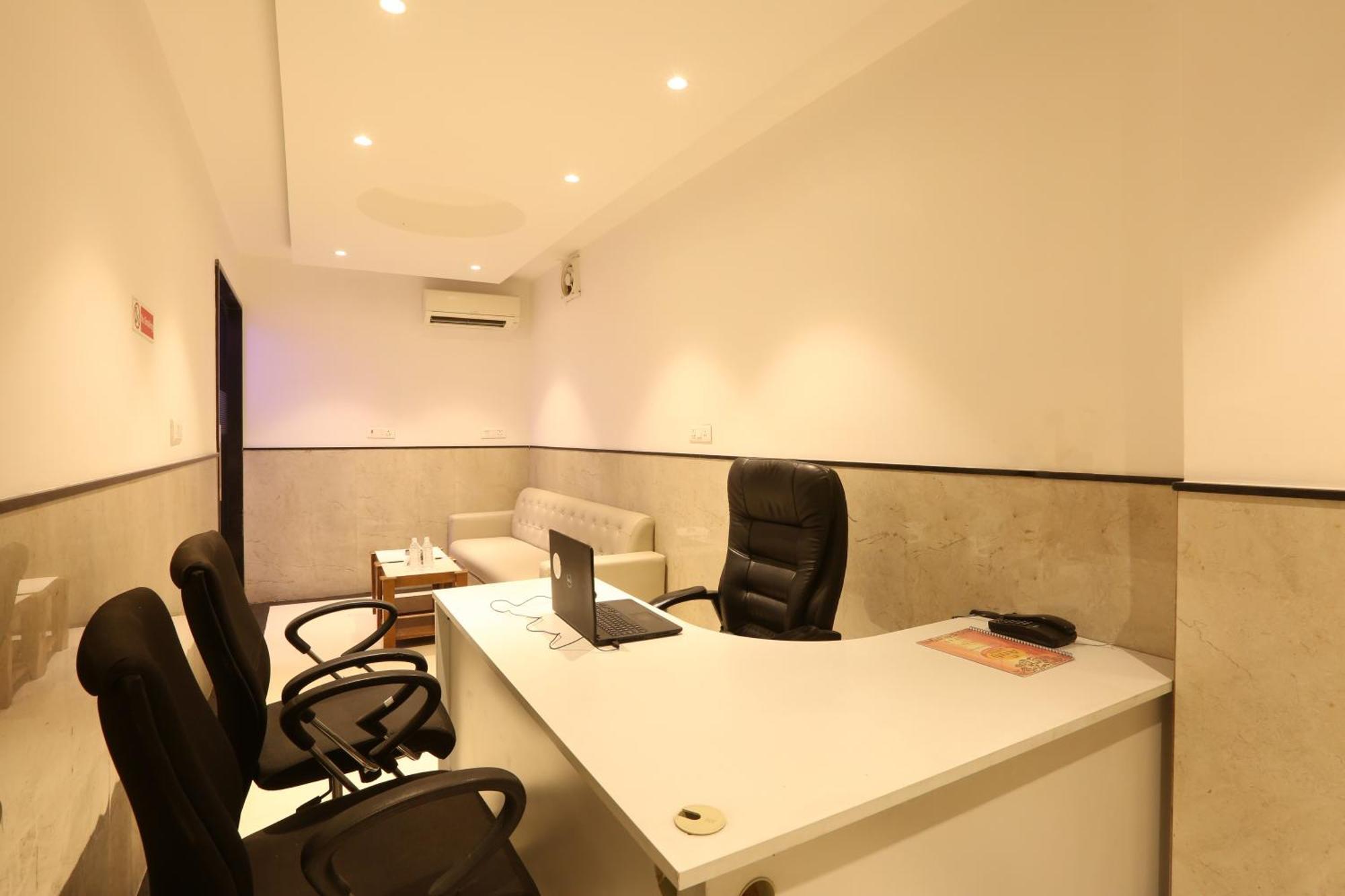 Hotel Arch Suites - Near Aerocity New Delhi Luaran gambar