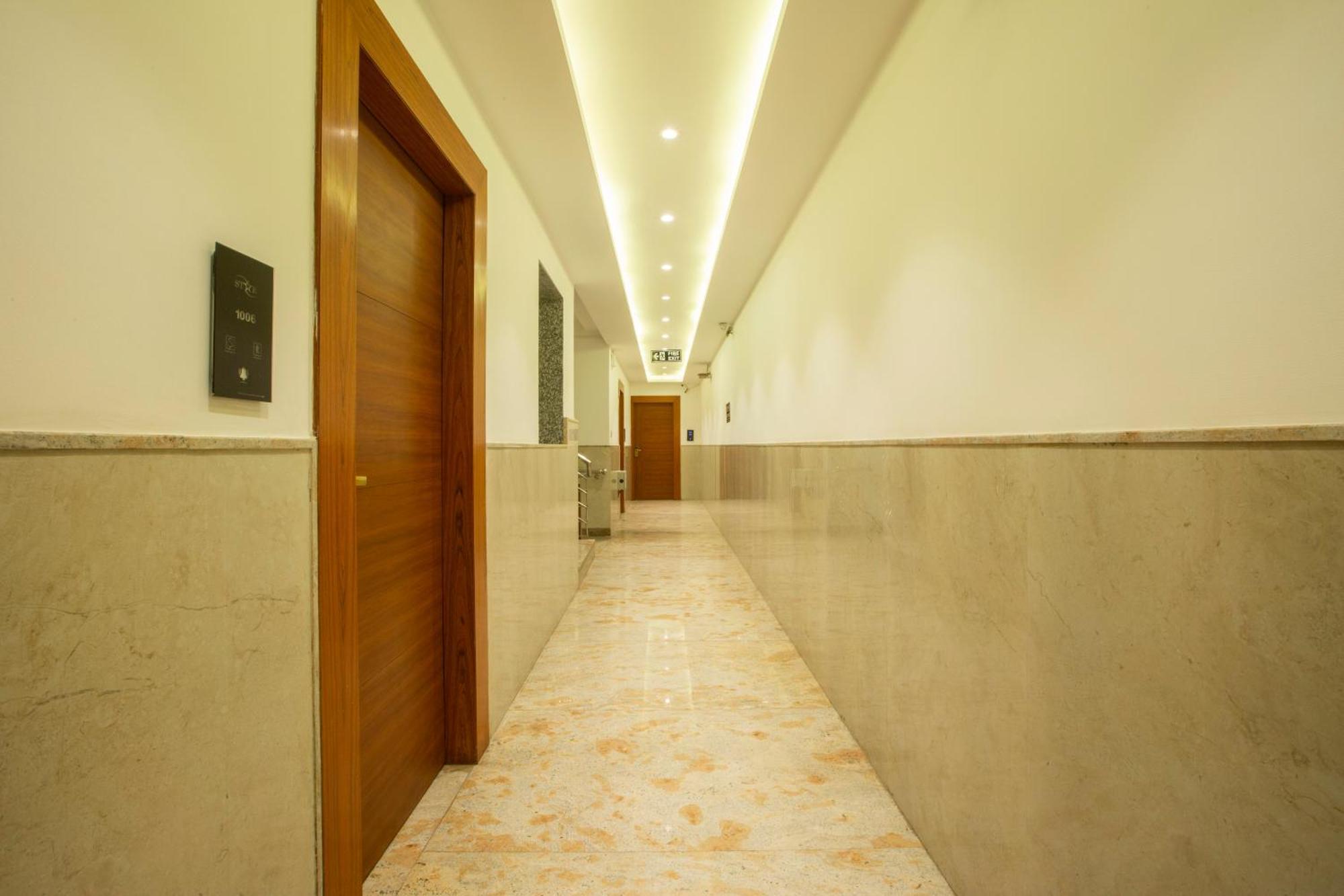 Hotel Arch Suites - Near Aerocity New Delhi Luaran gambar