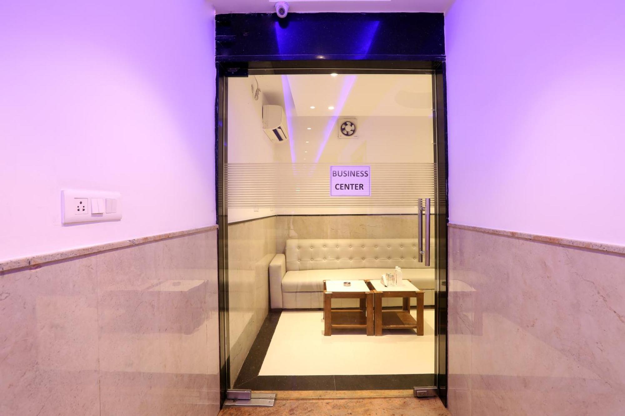 Hotel Arch Suites - Near Aerocity New Delhi Luaran gambar
