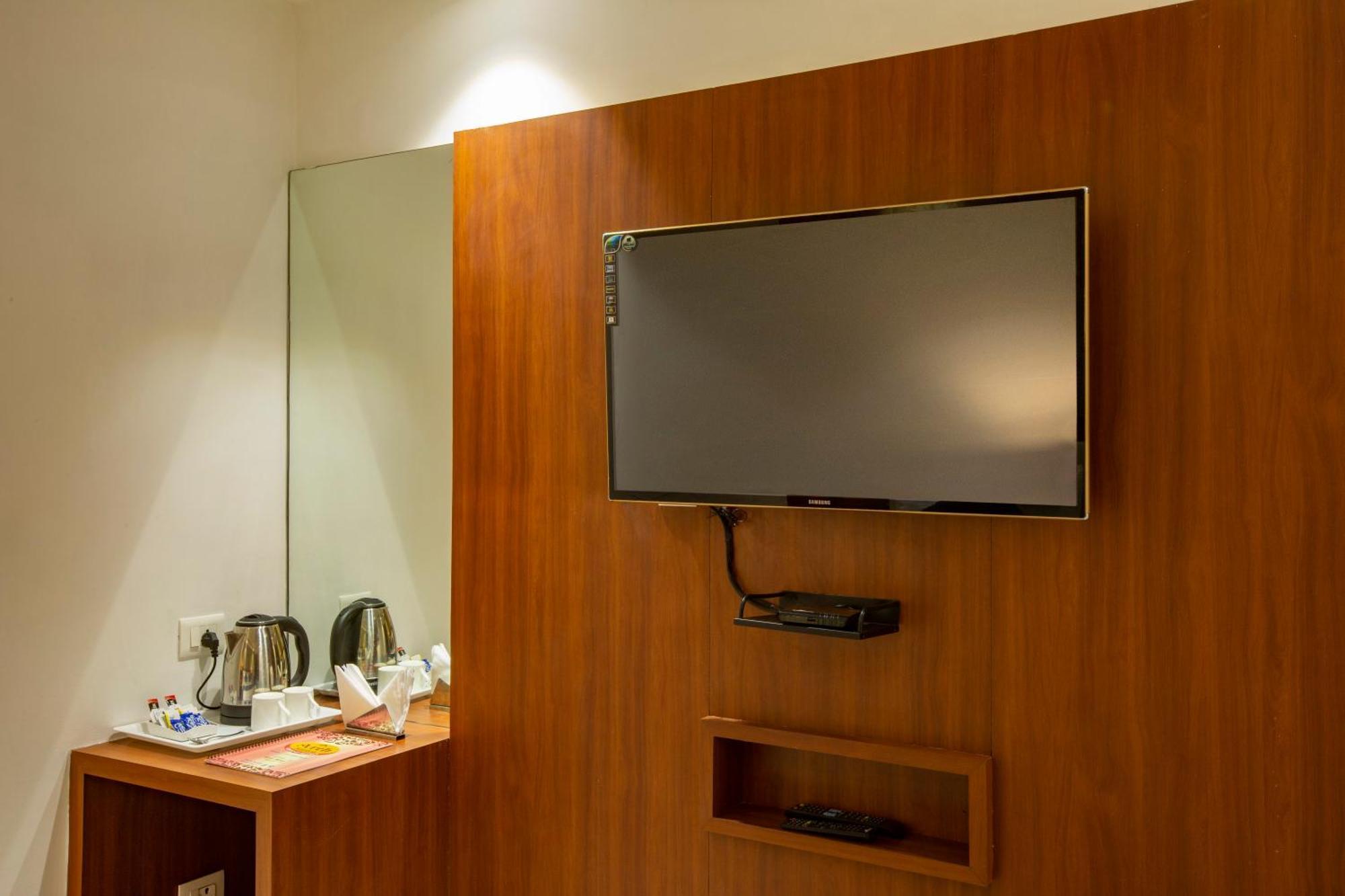 Hotel Arch Suites - Near Aerocity New Delhi Luaran gambar