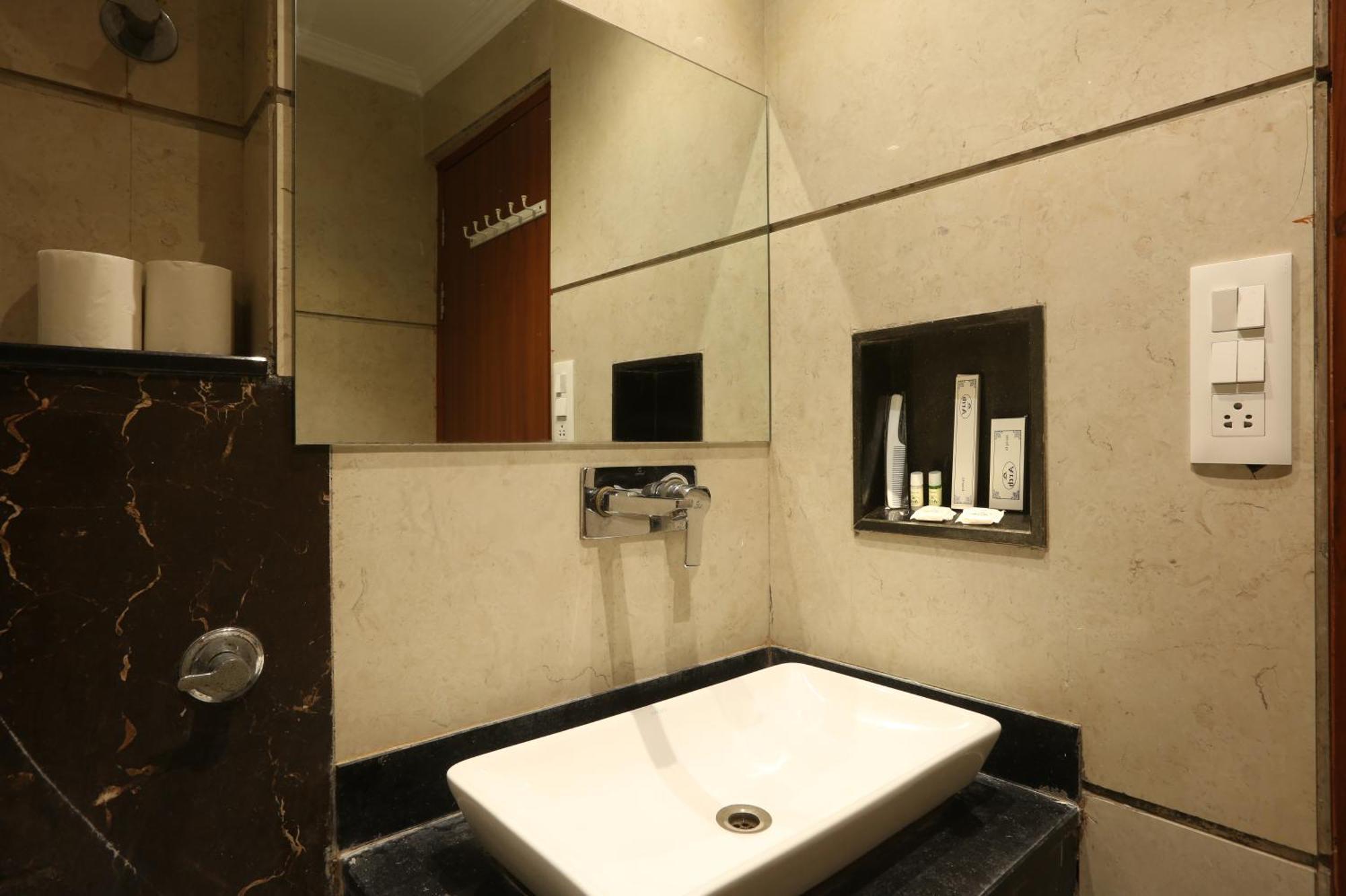 Hotel Arch Suites - Near Aerocity New Delhi Luaran gambar